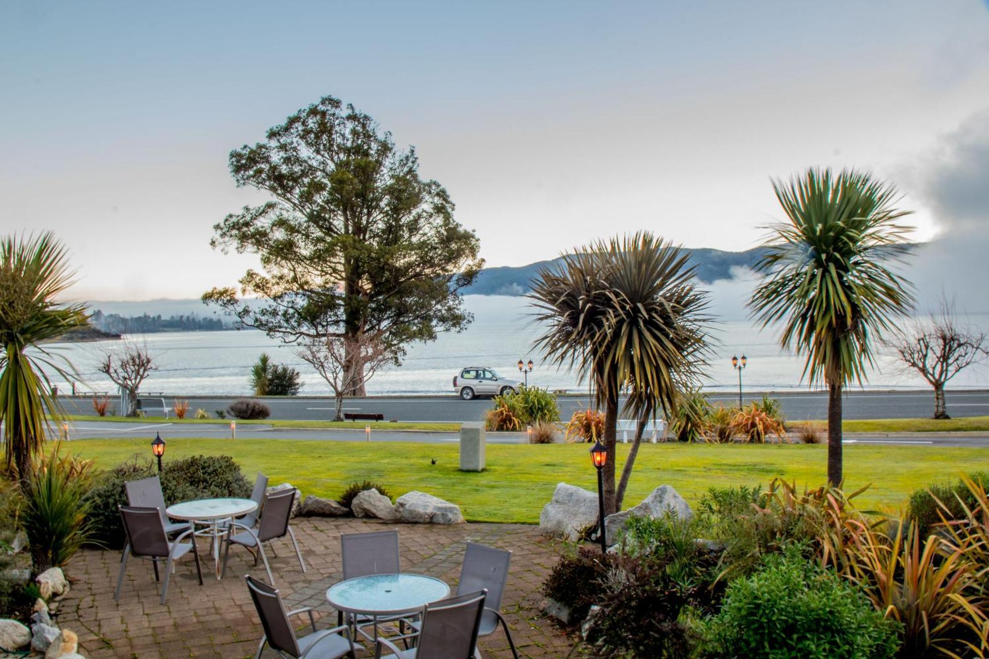 Fiordland Lakeview Motel And Apartments Te Anau Exterior foto